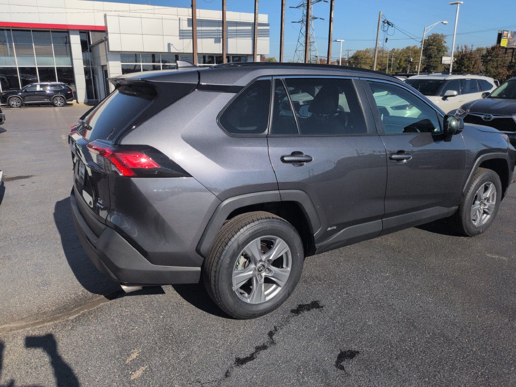 Certified 2025 Toyota RAV4 LE AWD/4WD image 5