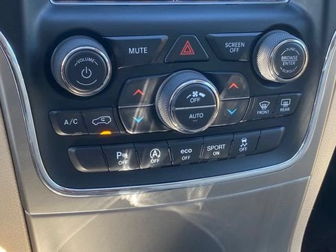 Used 2018 Jeep Grand Cherokee Limited AWD/4WD image 30