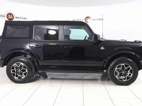 Used 2023 Ford Bronco Outer Banks image 2