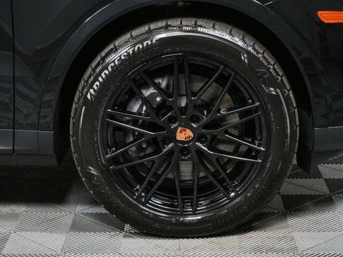 New 2026 Porsche Cayenne Coupe AWD/4WD image 40