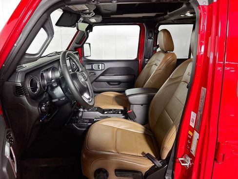 Used 2022 Jeep Wrangler Unlimited Sahara w/ Cold Weather Group image 11