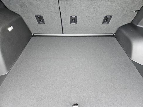 New 2026 Chevrolet Equinox LT w/ Safety and Technology Package FWD image 28