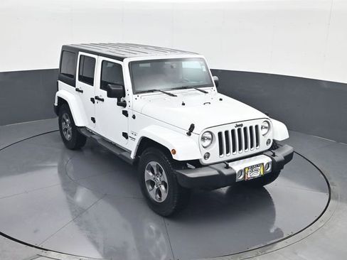 Used 2016 Jeep Wrangler Unlimited Sahara AWD/4WD image 15