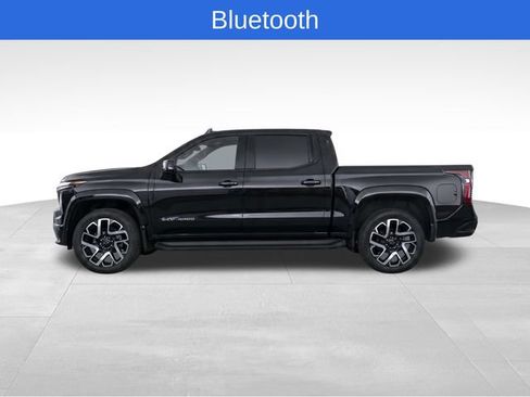 Used 2025 Chevrolet Silverado EV RST AWD/4WD image 6