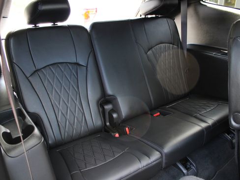 Used 2022 Buick Enclave Avenir w/ Avenir Technology Package image 16