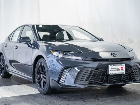New 2026 Toyota Camry SE image 1