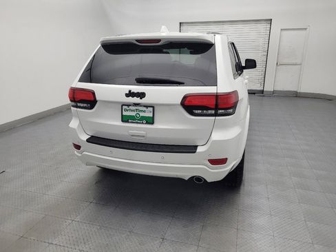 Used 2019 Jeep Grand Cherokee Altitude AWD/4WD image 7