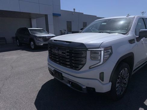 Used 2023 GMC Sierra 1500 Denali Ultimate image 2