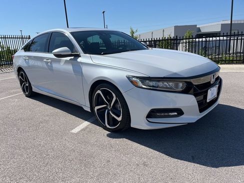 Used 2019 Honda Accord Sport image 3
