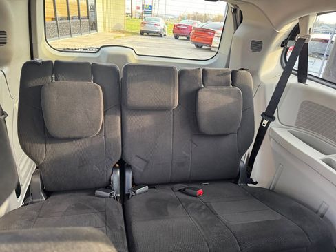 Used 2011 Dodge Grand Caravan Crew w/ Driver Convenience Group image 16