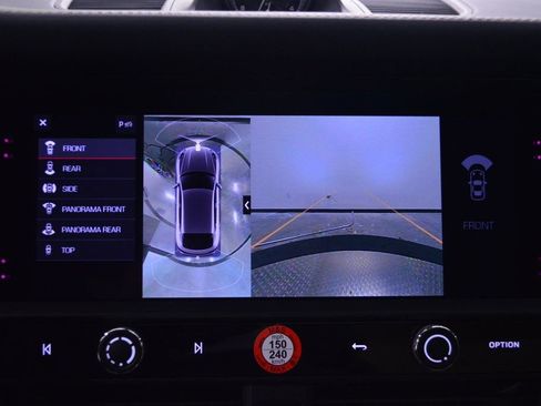 Certified 2025 Porsche Macan AWD/4WD image 31