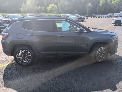 Used 2022 Jeep Compass Limited w/ Sun and Sound Group AWD/4WD image 6