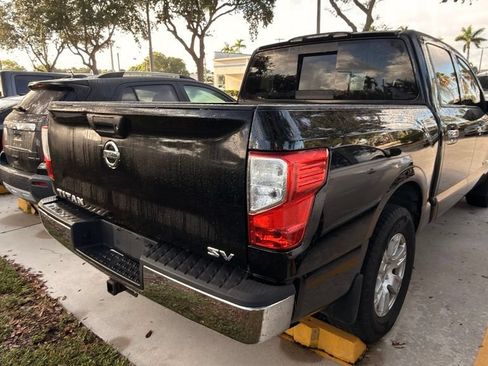 Used 2017 Nissan Titan SV RWD image 10