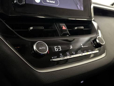 Used 2025 Toyota Corolla LE FWD image 19