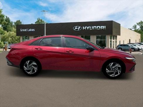 New 2025 Hyundai Elantra SEL image 4