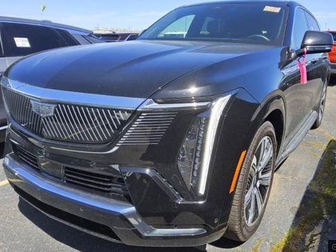 Used 2025 Cadillac Escalade IQ Luxury 2 w/ LPO, Premium Carpet Package AWD/4WD image 3