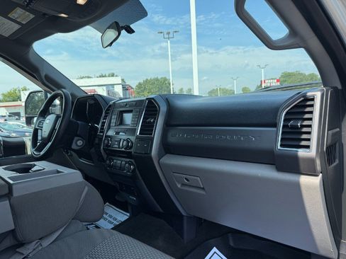 Used 2017 Ford F250 XLT w/ FX4 Off-Road Package AWD/4WD image 19