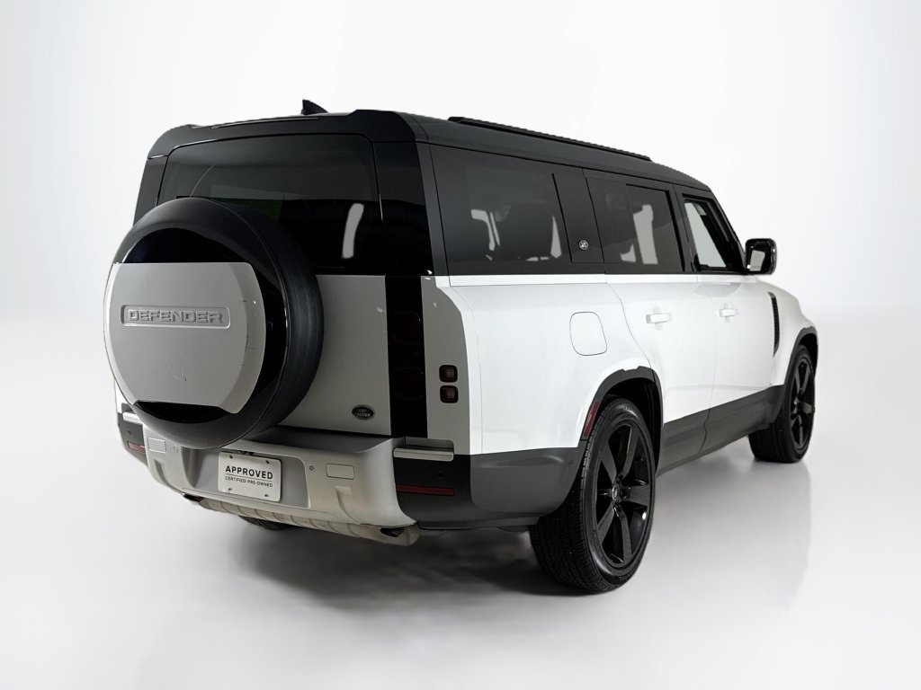 Used 2023 Land Rover Defender 130 SE AWD/4WD image 5