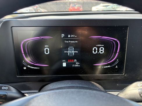 Used 2025 Kia Sportage LX image 37