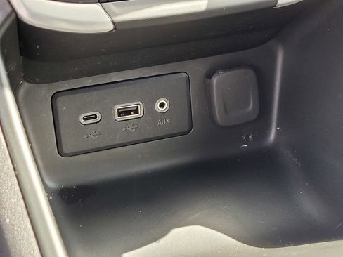 Used 2024 GMC Terrain SLE FWD image 22