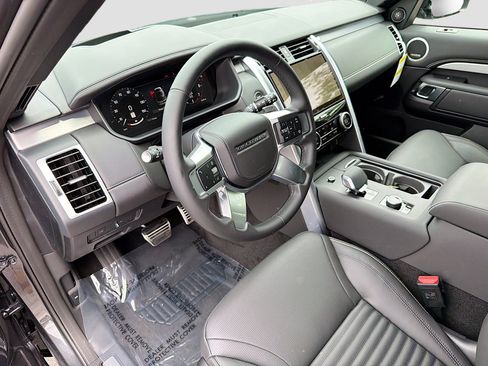 New 2026 Land Rover Discovery Limited Edition AWD/4WD image 25