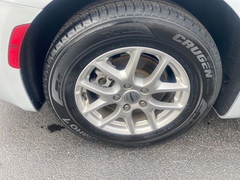 Used 2024 Chrysler Pacifica Touring-L FWD image 34