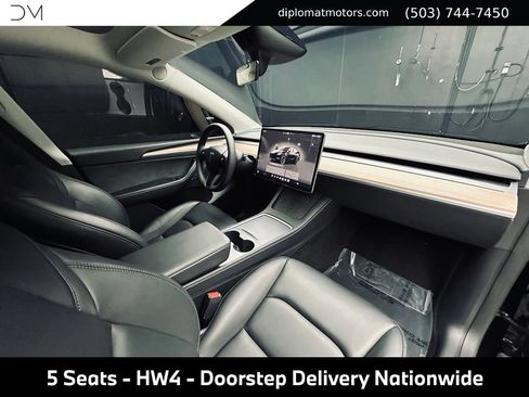 Used 2024 Tesla Model Y Performance AWD/4WD image 19