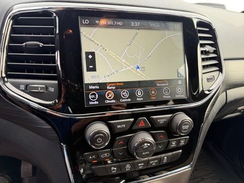 Certified 2020 Jeep Grand Cherokee Laredo w/ Quick Order Package 2BN North AWD/4WD image 18
