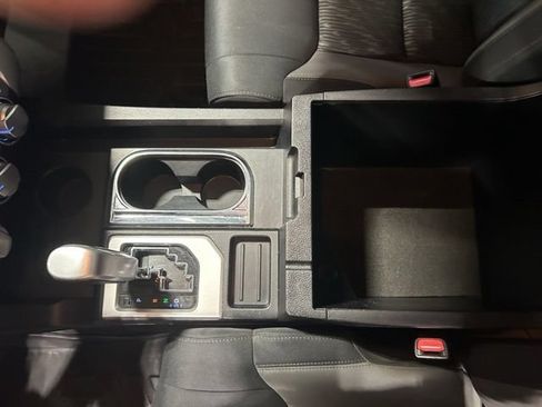 Used 2021 Toyota Tundra 4x4 CrewMax image 28