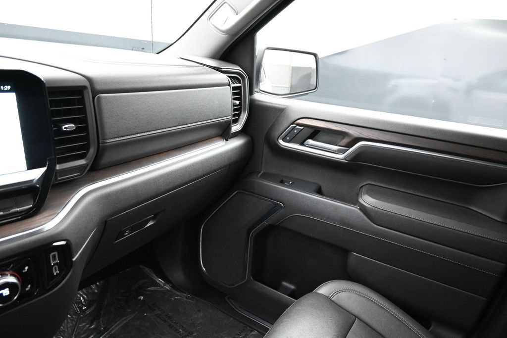 Used 2024 GMC Sierra 1500 SLT AWD/4WD image 12