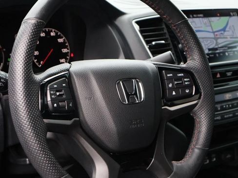 Certified 2024 Honda Ridgeline Black Edition image 17