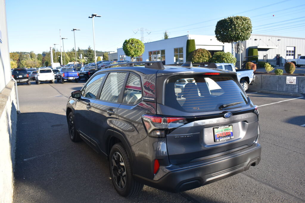 Used 2025 Subaru Forester AWD/4WD image 7