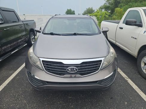 Used 2011 Kia Sportage LX w/ Convenience Pkg FWD image 2