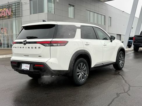 New 2026 Nissan Pathfinder S image 3