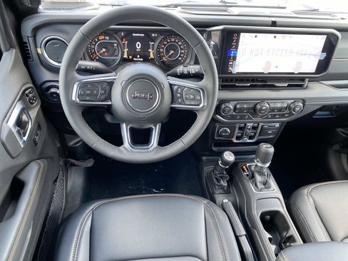 New 2026 Jeep Wrangler Unlimited Sahara AWD/4WD image 9