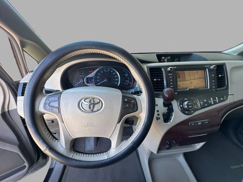 Used 2011 Toyota Sienna XLE w/ XLE Navigation Pkg FWD image 27