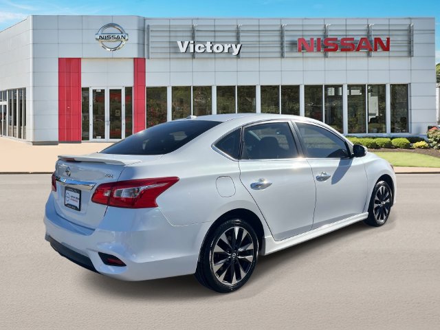 Used 2016 Nissan Sentra SR w/ SR Premium Package FWD image 3