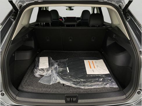 New 2026 Volkswagen Tiguan SE image 5