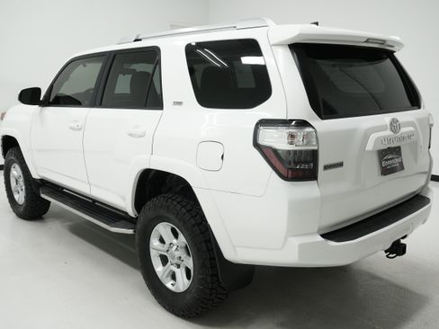 Used 2018 Toyota 4Runner SR5 image 6