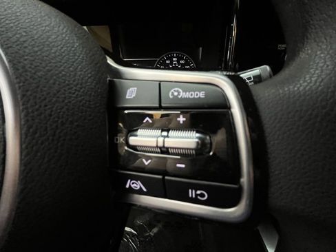 Used 2021 Kia Sorento LX AWD/4WD image 24