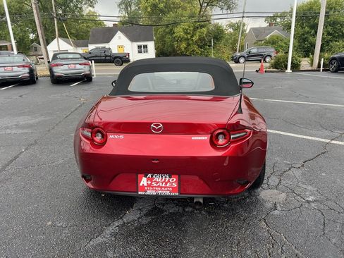 Used 2024 MAZDA MX-5 Miata Sport image 7