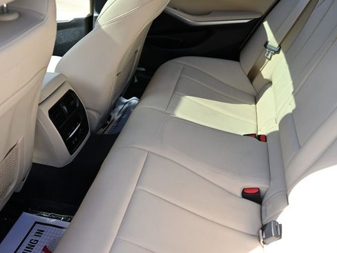 Used 2019 BMW 330i Sedan image 10