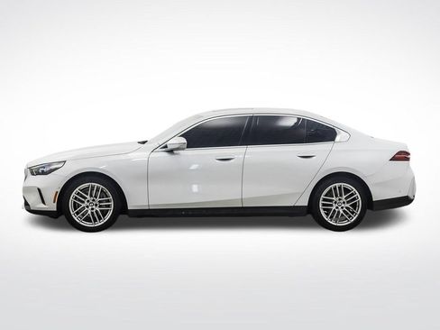 Used 2024 BMW 540i xDrive w/ Convenience Package AWD/4WD image 2