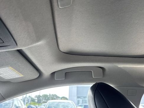 Used 2025 Nissan Sentra SR w/ SR Premium Package FWD image 14