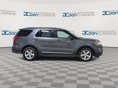 Used 2016 Ford Explorer XLT AWD/4WD image 9