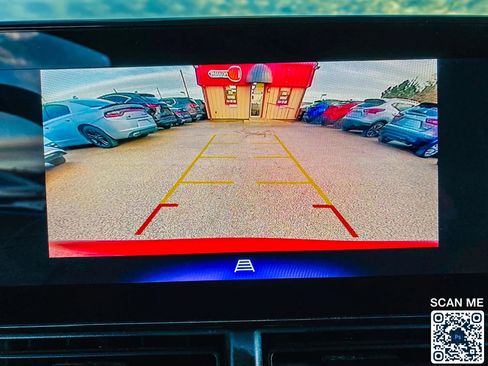 Used 2025 Chevrolet Trax LT w/ LT Convenience Package image 24