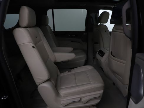 Used 2024 Cadillac Escalade ESV Sport Platinum w/ LPO, ONYX Package AWD/4WD image 13