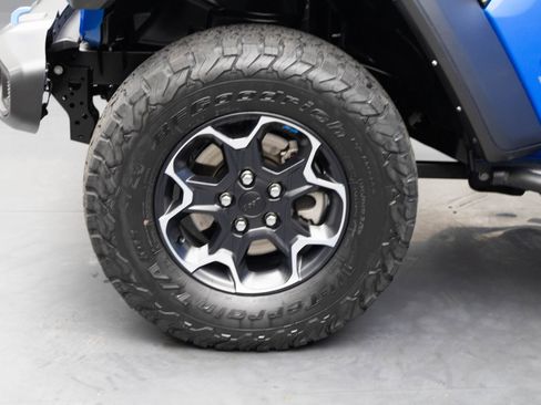 Used 2022 Jeep Wrangler Unlimited Rubicon 4xe w/ Dual Top Group AWD/4WD image 44