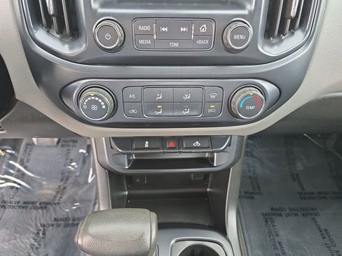 Used 2017 Chevrolet Colorado W/T image 16