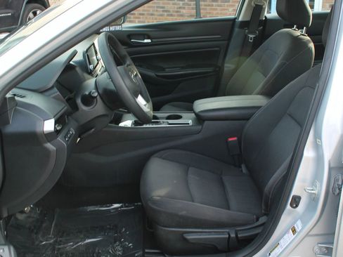 Used 2022 Nissan Altima 2.5 S FWD image 16